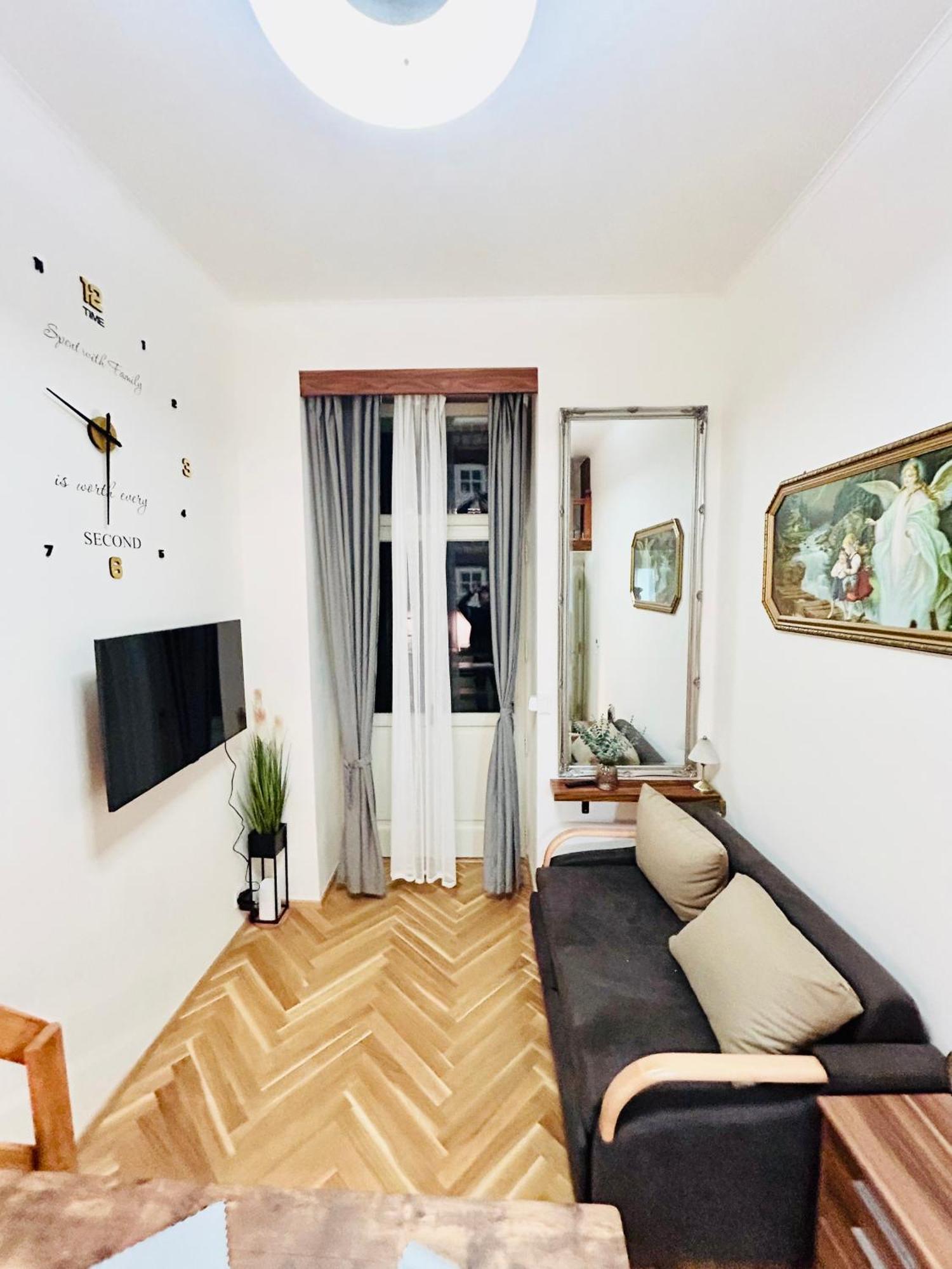 Cozy Design Homestay With Terrace Прага Экстерьер фото