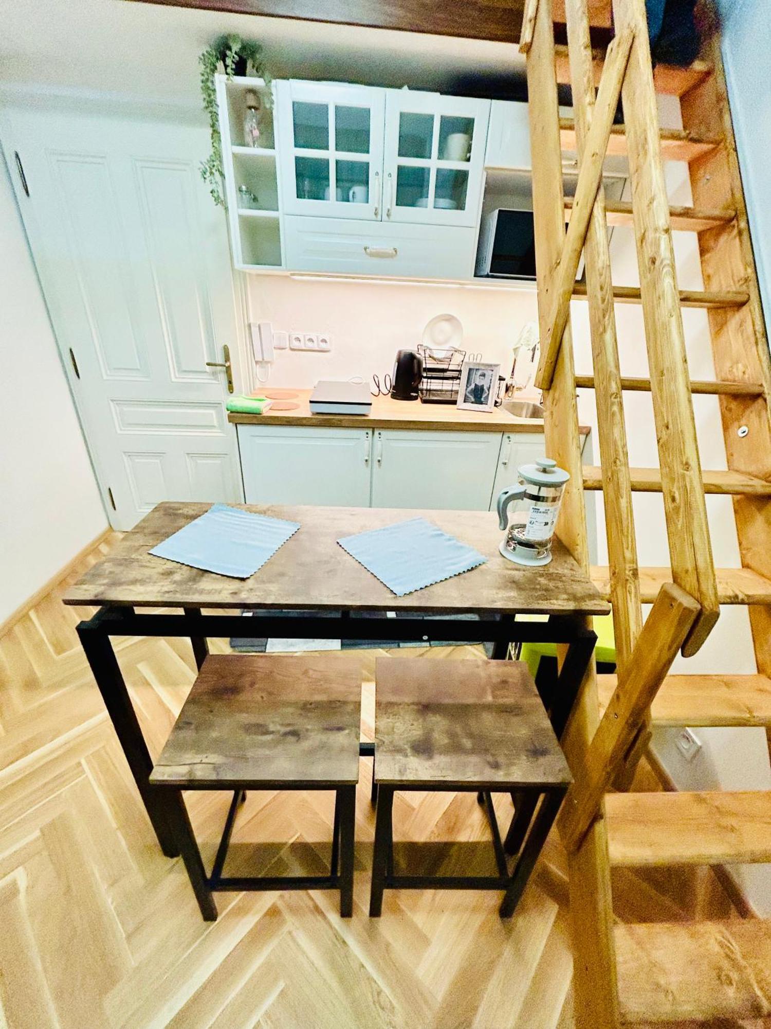 Cozy Design Homestay With Terrace Прага Экстерьер фото