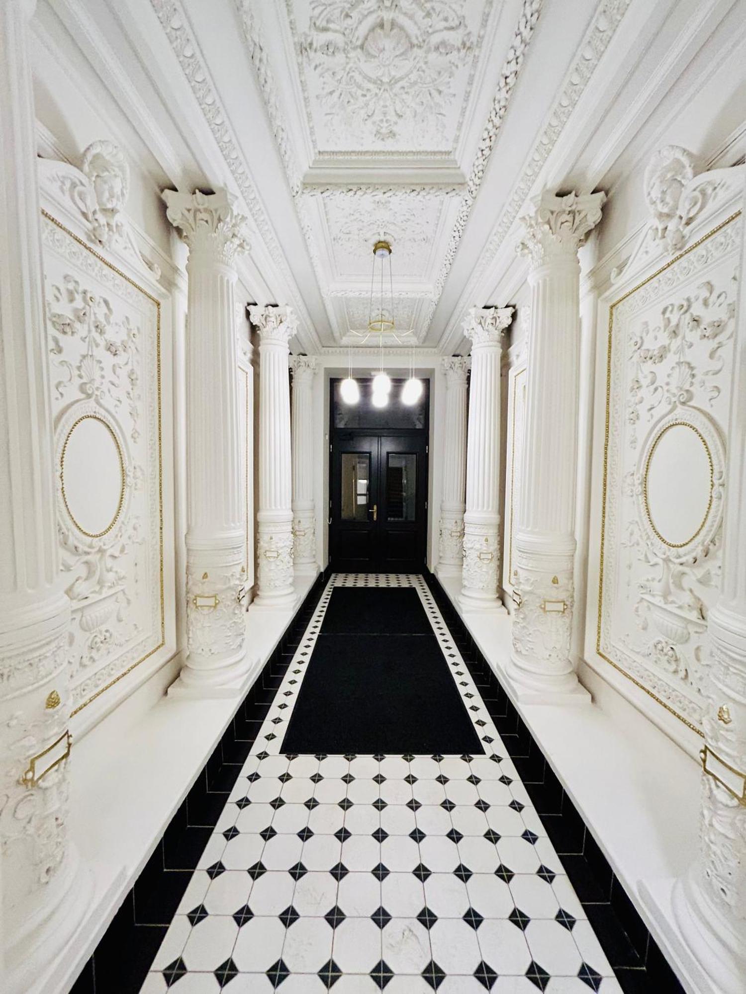 Cozy Design Homestay With Terrace Прага Экстерьер фото